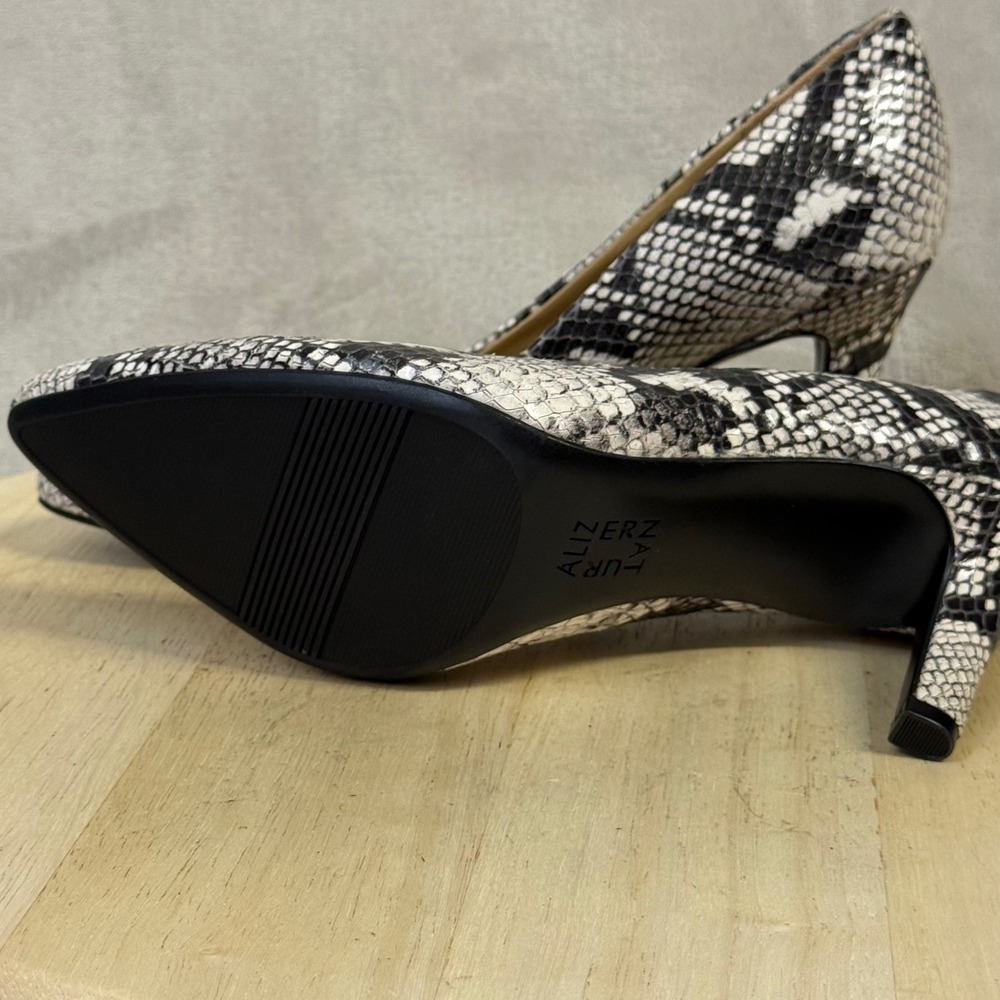 Naturalizer Anna Snakeskin Pointed Toe Pumps Black White Leather Heels Size 6M - Picture 12 of 16